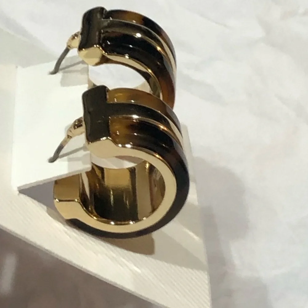 Lauren Ralph Lauren‎ tortoiseshell half moon cuff earrings brand new